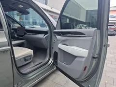 2024 Zeekr 009 6-Seat Executive 4WD 108kWh — фото 22