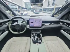 2024 Zeekr 009 6-Seat Executive 4WD 108kWh — фото 32