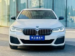 2023 BMW 5 Series 530Li Leading M Sport Package, белый — фото 2