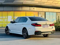 2023 BMW 5 Series 530Li Leading M Sport Package, белый — фото 4