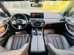 2023 BMW 5 Series 530Li Leading M Sport Package, белый — фото 9