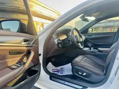 2023 BMW 5 Series 530Li Leading M Sport Package, белый — фото 12