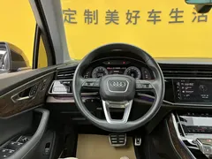 2023 Audi Q7 55 TFSI quattro S line, чёрный — фото 32