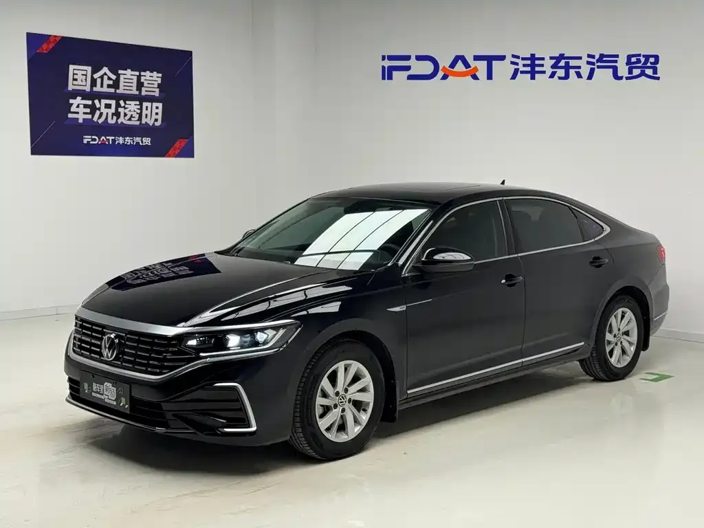 2022 Volkswagen Passat 430PHEV Hybrid