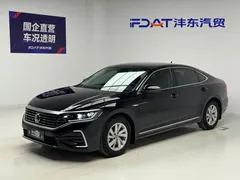 2022 Volkswagen Passat 430PHEV Hybrid, чёрный — фото 1