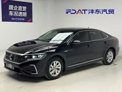 2022 Volkswagen Passat 430PHEV Hybrid, чёрный — фото 1