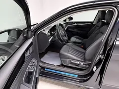 2022 Volkswagen Passat 430PHEV Hybrid, чёрный — фото 18