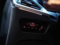 2023 BMW M3, зелёный — фото 24