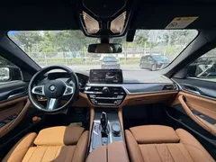 2022 BMW 5 Series 5 530i M, чёрный — фото 14