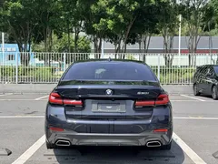 2022 BMW 5 Series 5 530i M, чёрный — фото 18