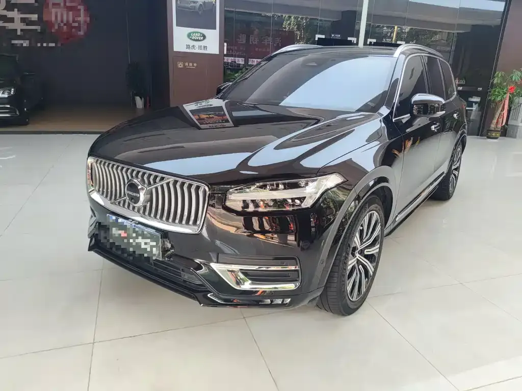 2023 Volvo XC90 B6 Luxury 7