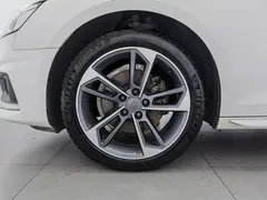 2020 Audi A4L 40 TFSI, белый — фото 17