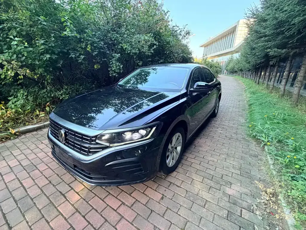2023 Volkswagen Passat 280TSI Elite