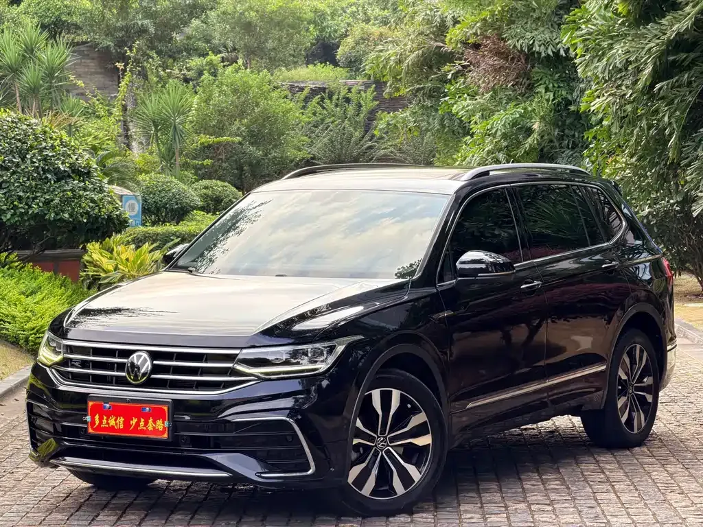 2022 Volkswagen Tiguan L 330TSI AT 2WD R-Line
