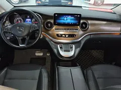 2021 Mercedes-Benz V-Class V 260 L Premium — фото 13