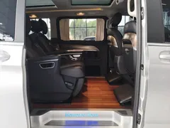 2021 Mercedes-Benz V-Class V 260 L Premium — фото 15