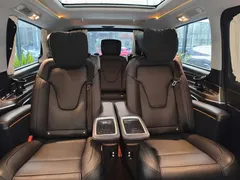 2021 Mercedes-Benz V-Class V 260 L Premium — фото 17