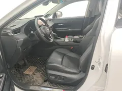 2023 Toyota Venza 2.0L CVT 2WD Premium, белый — фото 9