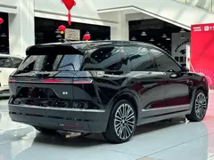 2026 Nio ES8 6-seat Executive Signature, чёрный — фото 31