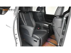 2022 Toyota Vellfire /2.5/21 Hybrid 2.5L HV Luxury, белый — фото 8