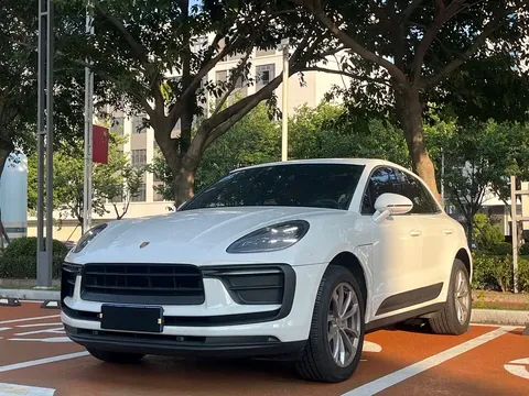 2022 Porsche Macan 2.0T