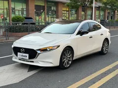 2021 Mazda 3 2.0L AT, белый — фото 1
