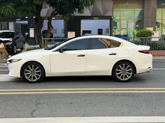 2021 Mazda 3 2.0L AT, белый — фото 12