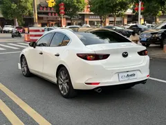 2021 Mazda 3 2.0L AT, белый — фото 13