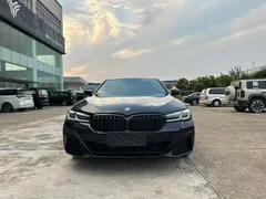 2021 BMW 5 Series 5 530Li M, чёрный — фото 1