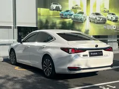 2021 Lexus ES 200, белый — фото 9