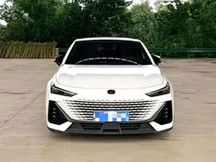 2023 Changan UNI-V 1.5T, белый — фото 2