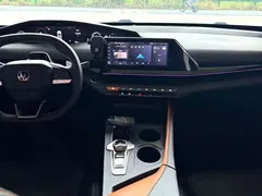 2023 Changan UNI-V 1.5T, белый — фото 4