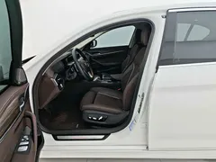 2022 BMW 5 Series 5 530Li, белый — фото 15