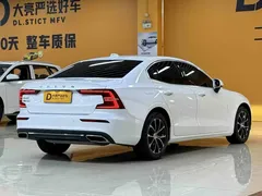 2021 Volvo S60 T4 Luxury, белый — фото 3