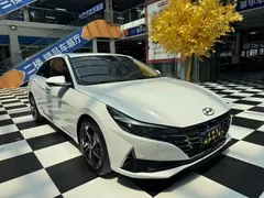 2022 Hyundai Elantra 1.5L CVT LUX Premium, белый — фото 2
