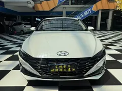 2022 Hyundai Elantra 1.5L CVT LUX Premium, белый — фото 3