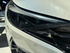 2022 Hyundai Elantra 1.5L CVT LUX Premium, белый — фото 4