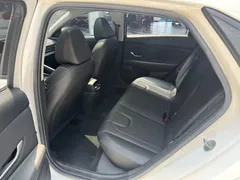 2022 Hyundai Elantra 1.5L CVT LUX Premium, белый — фото 20