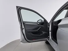 2021 Volkswagen Sagitar 200TSI DSG — фото 8