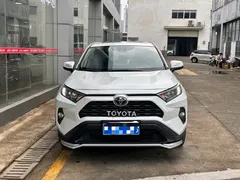2021 Toyota RAV4 2.0L CVT 2WD Fashion, белый — фото 2