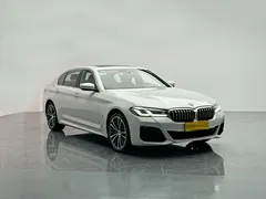 2023 BMW 5 Series 5 530Li M, белый — фото 8