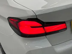 2023 BMW 5 Series 5 530Li M, белый — фото 10