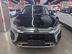 2020 Mitsubishi Outlander 2.0L 2WD 7, чёрный — фото 3