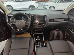 2020 Mitsubishi Outlander 2.0L 2WD 7, чёрный — фото 6