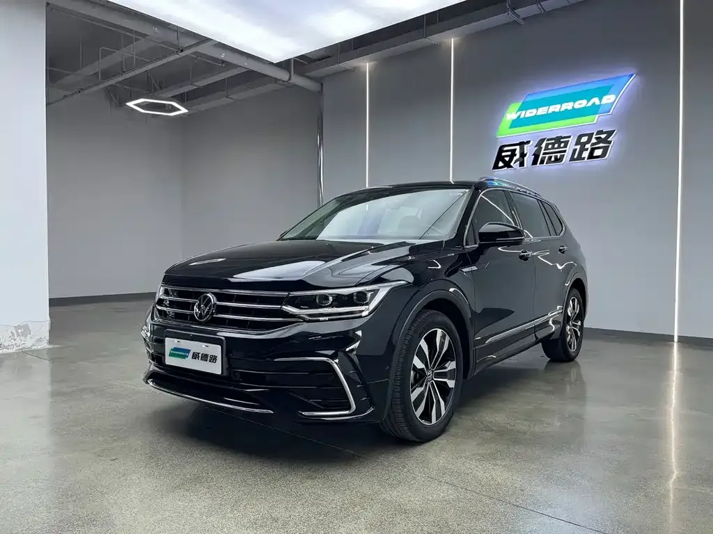 2023 Volkswagen Tiguan L 330TSI AT 2WD R-Line