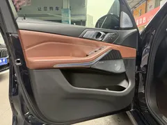 2021 BMW X7 xDrive40i M, чёрный — фото 7