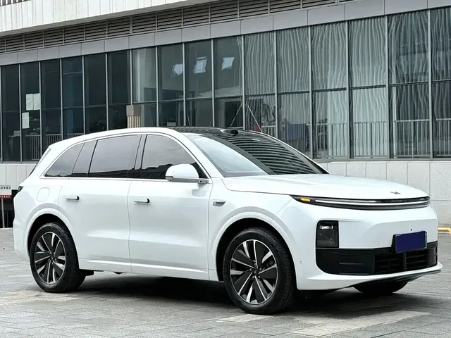 2025 Li Auto L6