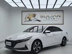 2022 Hyundai Elantra 1.5L CVT LUX Premium, белый — фото 1