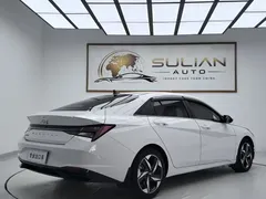 2022 Hyundai Elantra 1.5L CVT LUX Premium, белый — фото 4