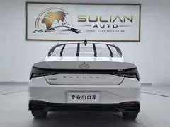 2022 Hyundai Elantra 1.5L CVT LUX Premium, белый — фото 5
